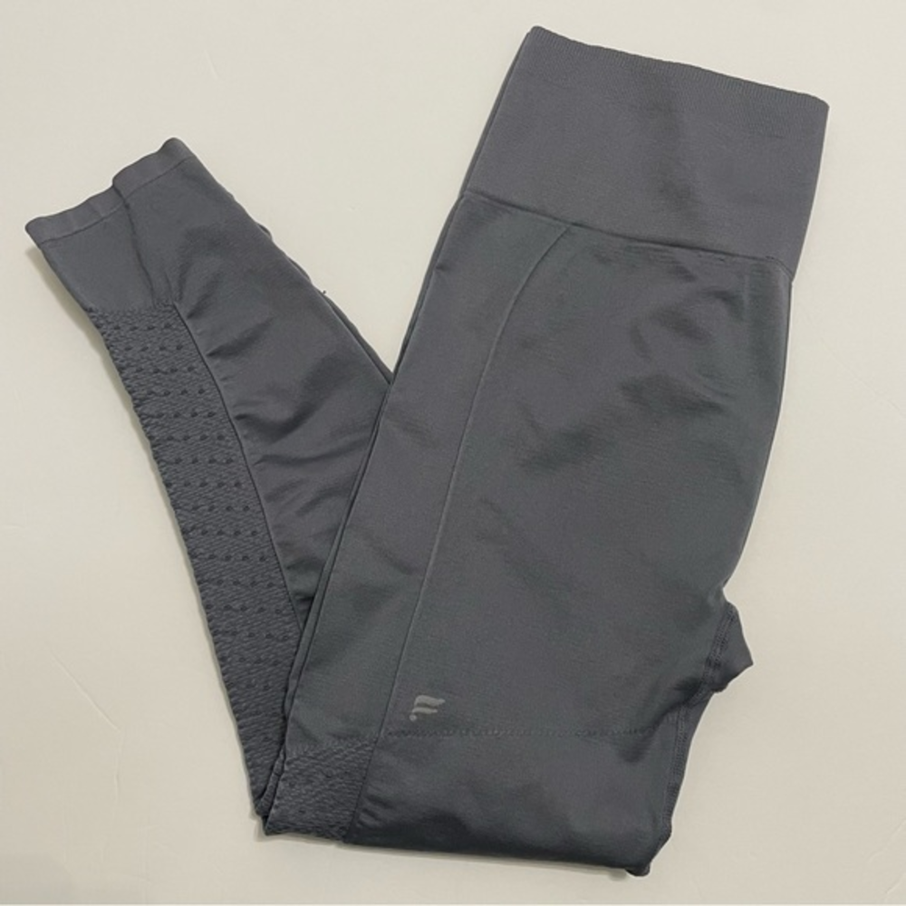 Fabletics Eco Sync High-Waisted‎ 7/8 Legging in Dark Raincloud Size Large